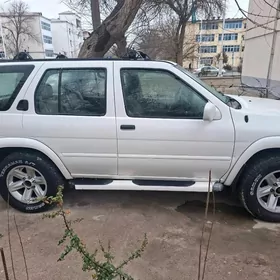 Nissan Pathfinder 2001
