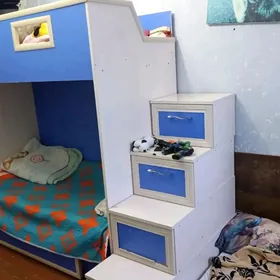 детская кровать двух ярусная