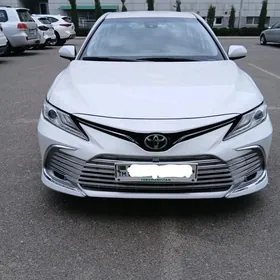 Toyota Camry 2022