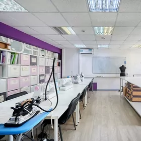 ucenik alyas atelya  ученик