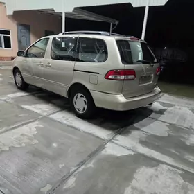 Toyota Sienna 2001