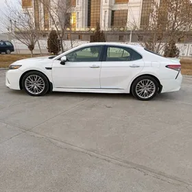 Toyota Camry 2018