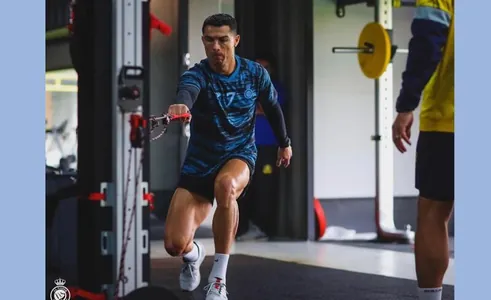 Ronaldu Aşgabada gelmezden öň ýene-de «Al-Nasrda» türgenleşiklerine başlady