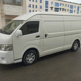 Toyota Hiace 2015