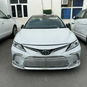 Toyota Camry 2021
