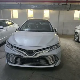 Toyota Camry 2018