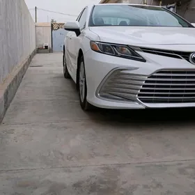 Toyota Camry 2022