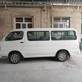 Toyota Hiace 2003