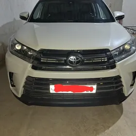 Toyota Highlander 2019