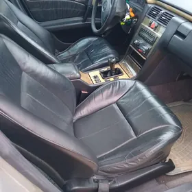 Mercedes-Benz E320 1997