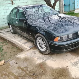 BMW E39 2000
