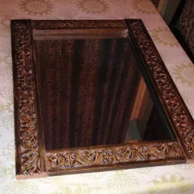 Зеркало в резной деревянной раме. Ручная работа.