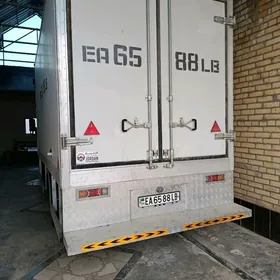 Mitsubishi Canter 2025