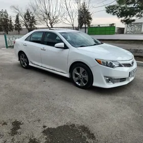 Toyota Camry 2013