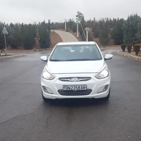 Hyundai Accent 2011