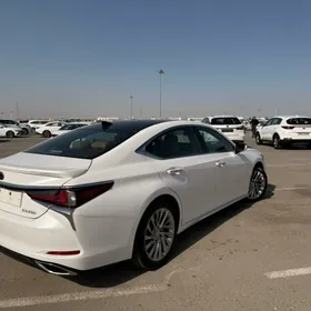 Lexus ES 350 2019