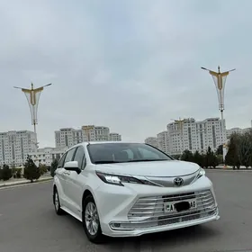 Toyota Sienna 2021