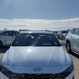 Hyundai Elantra 2022