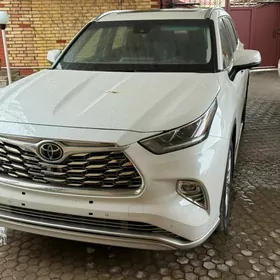 Toyota Highlander 2022