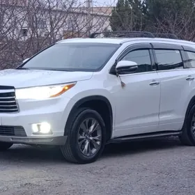 Toyota Highlander 2016