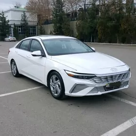 Hyundai Elantra 2024