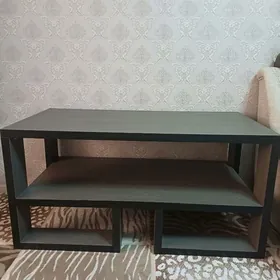 Стол и табуретки