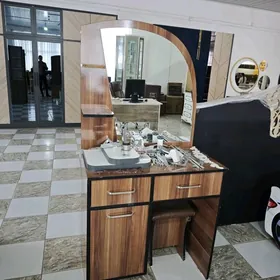 стол макияж