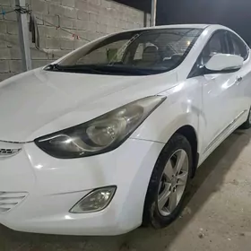 Hyundai Elantra 2012