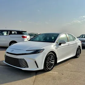Toyota Camry 2025