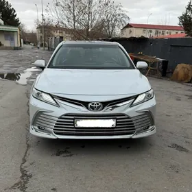 Toyota Camry 2022