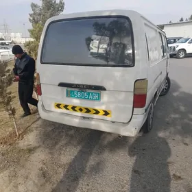 Toyota Hiace 2002