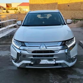 Mitsubishi Outlander 2022