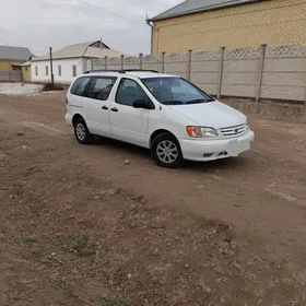 Toyota Sienna 2002