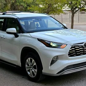 Toyota Highlander 2023