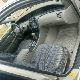 Toyota Avalon 2001
