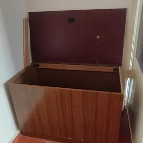 Agaç gapy bar aljaga