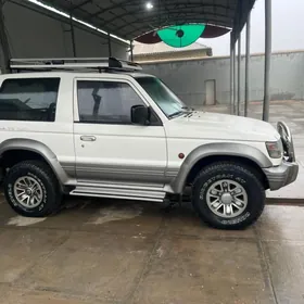 Mitsubishi Pajero 1998