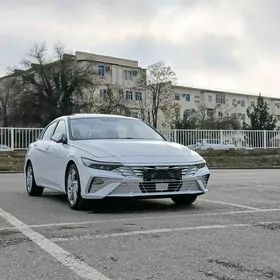 Hyundai Elantra 2025