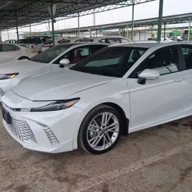 Toyota Camry 2025