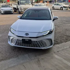 Toyota Camry 2025