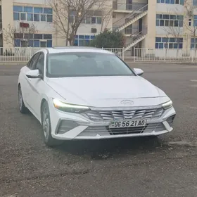 Hyundai Elantra 2024