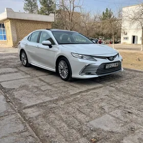Toyota Camry 2020