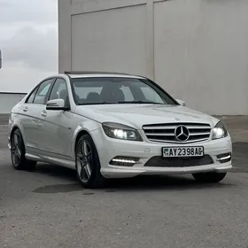 Mercedes-Benz C300 2010