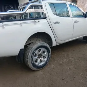 Mitsubishi L200 2008