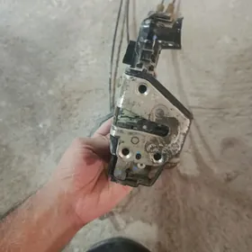 awiryon okuz kelle zamok