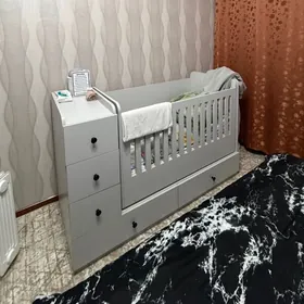 Детская кроватка