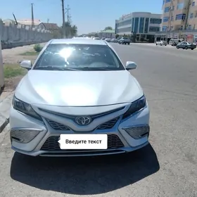 Toyota Camry 2021