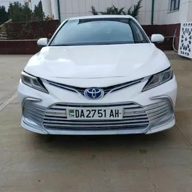 Toyota Camry 2021