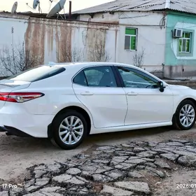 Toyota Camry 2018