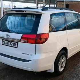 Toyota Sienna 2004